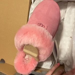 UGG Cozy Slippers pink